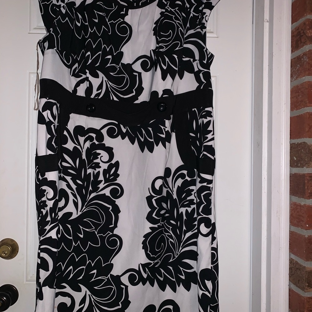 Dress - Picture 3 of 4